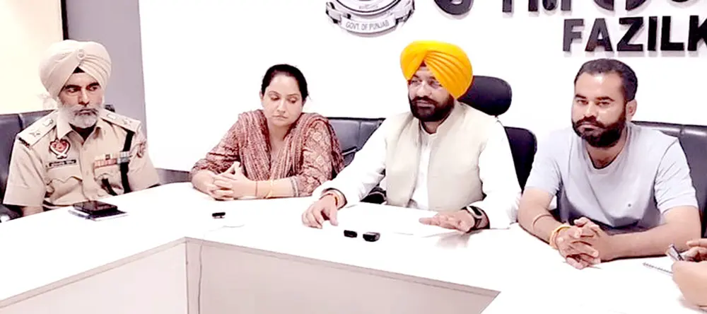 Floods: Cabinet Minister Tarunpreet Sond evaded questions instead of giving special packages and giving a definitive solution.